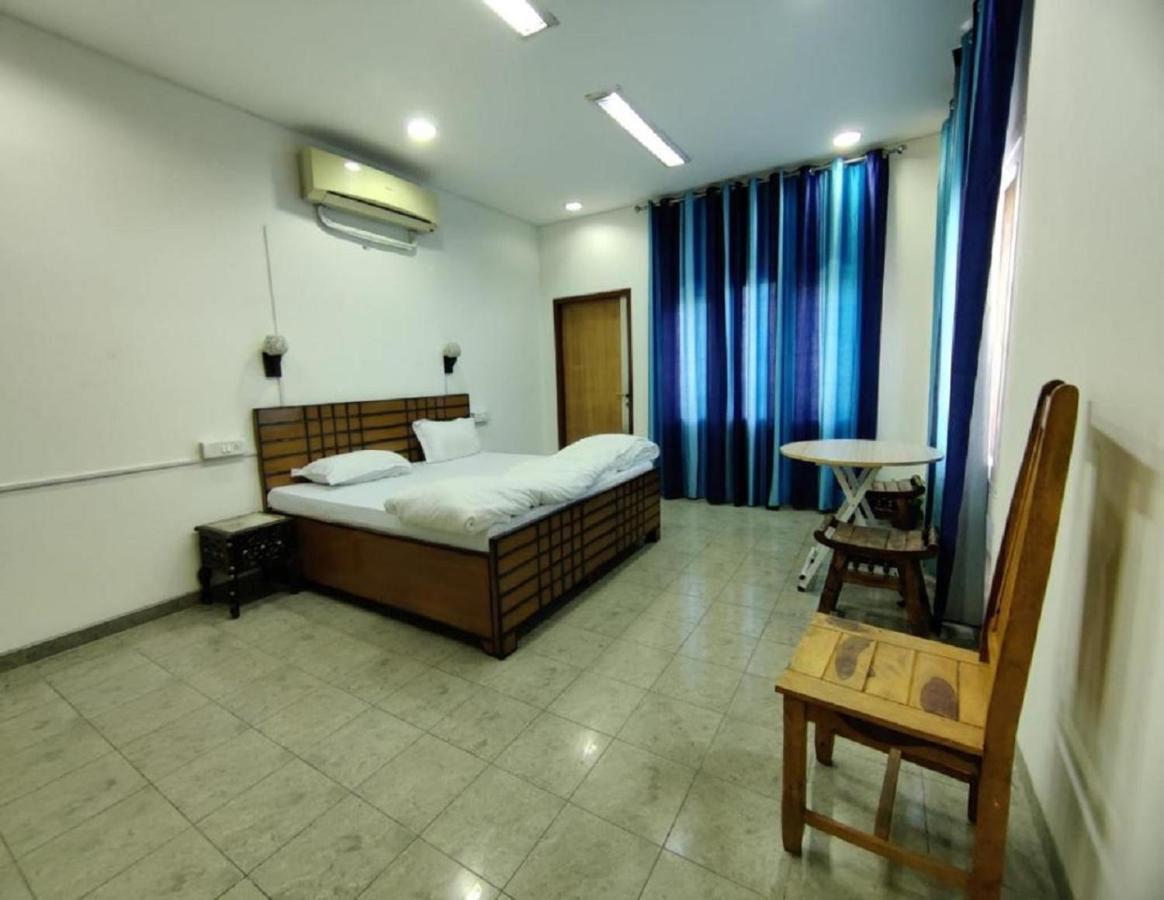A Sleepy Fox Hostel New Delhi